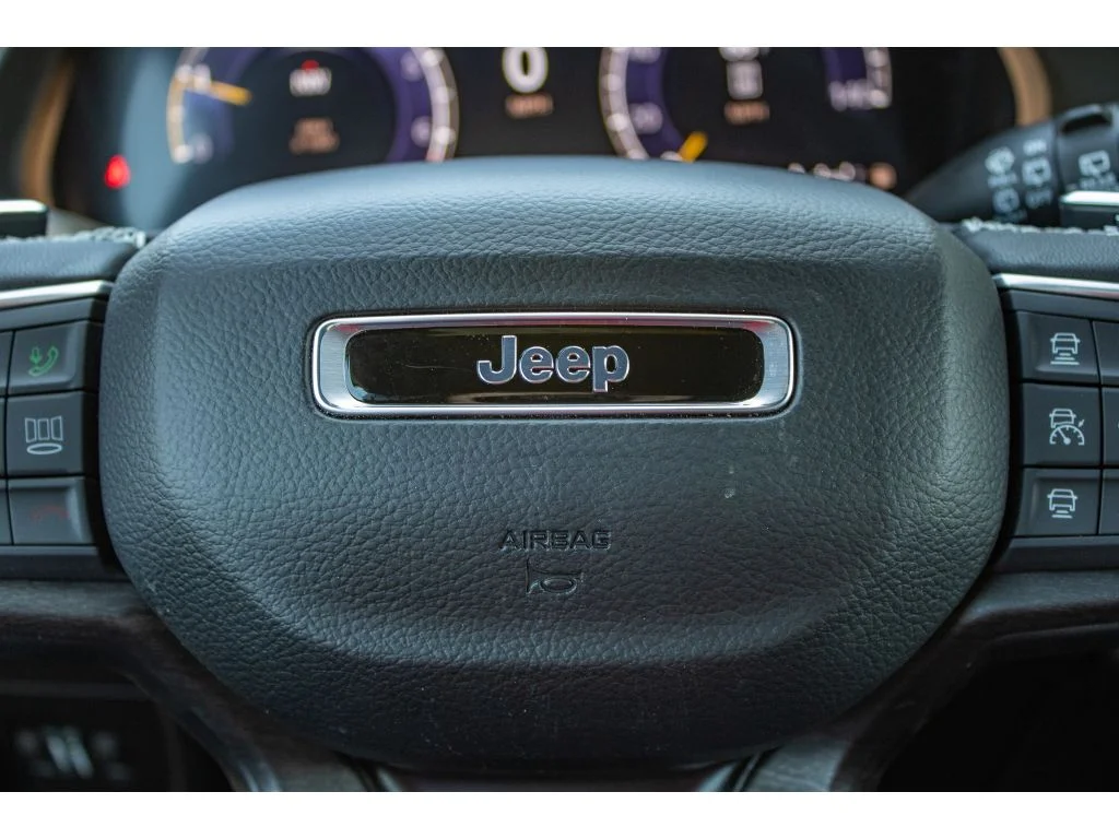 New 2026 SILVER ZYNITH Jeep Limited image 43
