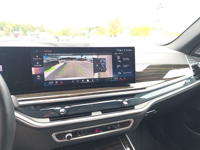 Used 2025 Gray BMW xDrive40i image 29