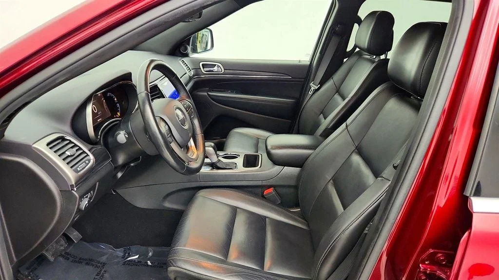 Used 2019 Velvet Red Pearlcoat Jeep Limited 4x2 image 19