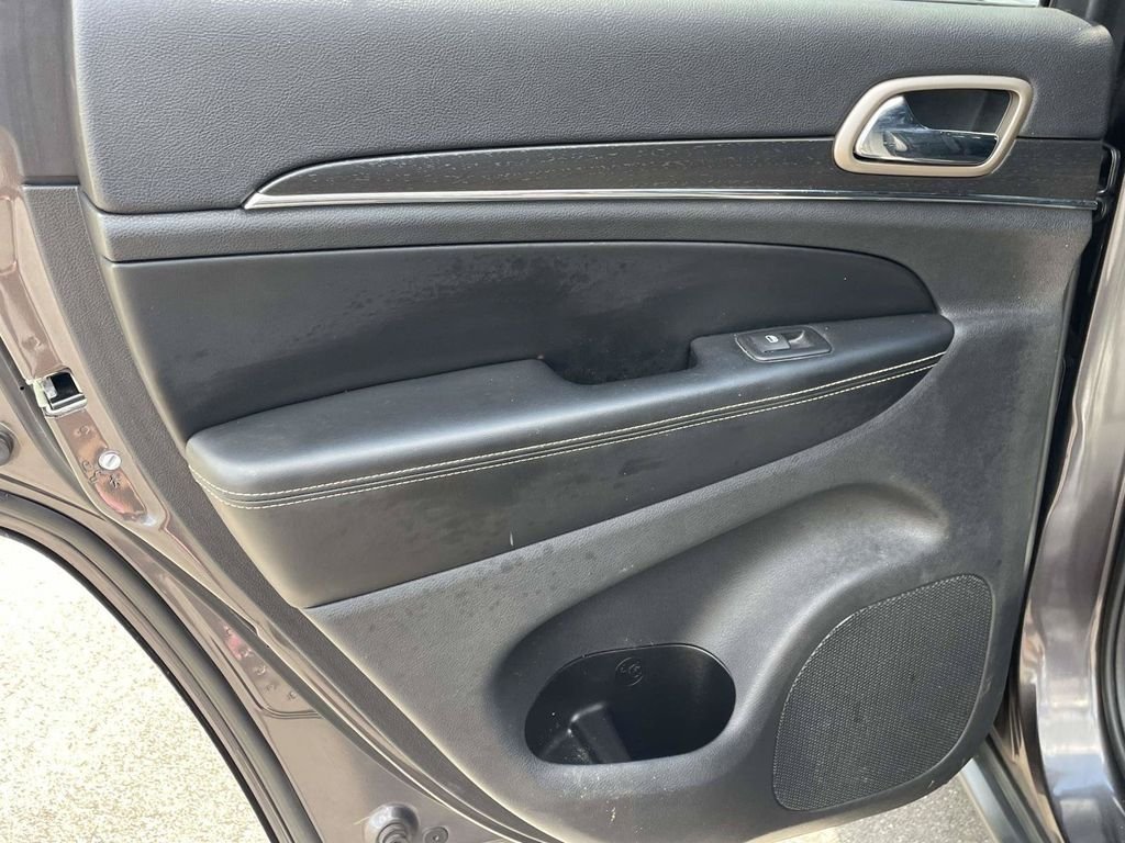 Used 2017 Gray Jeep Limited image 14