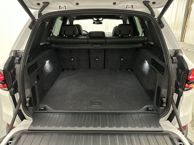 Used 2026 White BMW xDrive40i image 23