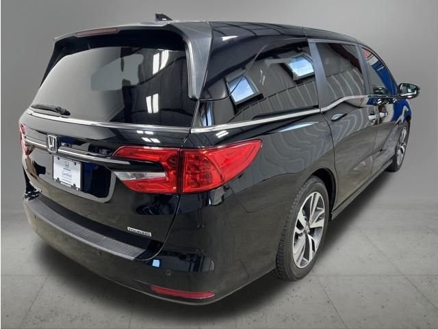 Certified Used 2023 Crystal Black Pearl Honda Touring image 6