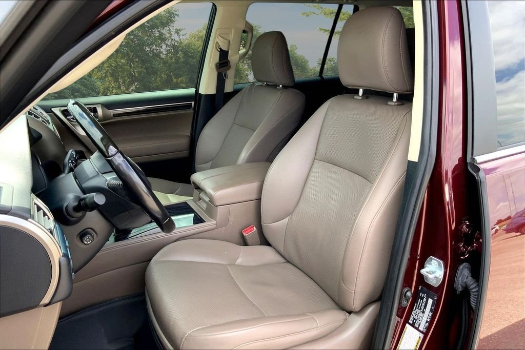 Used 2020 Red Lexus 460 image 20