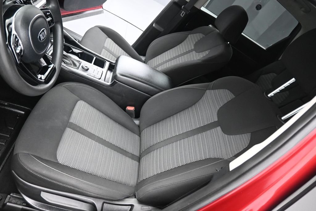 Used 2021 Passion Red Tintcoat Kia LX image 11