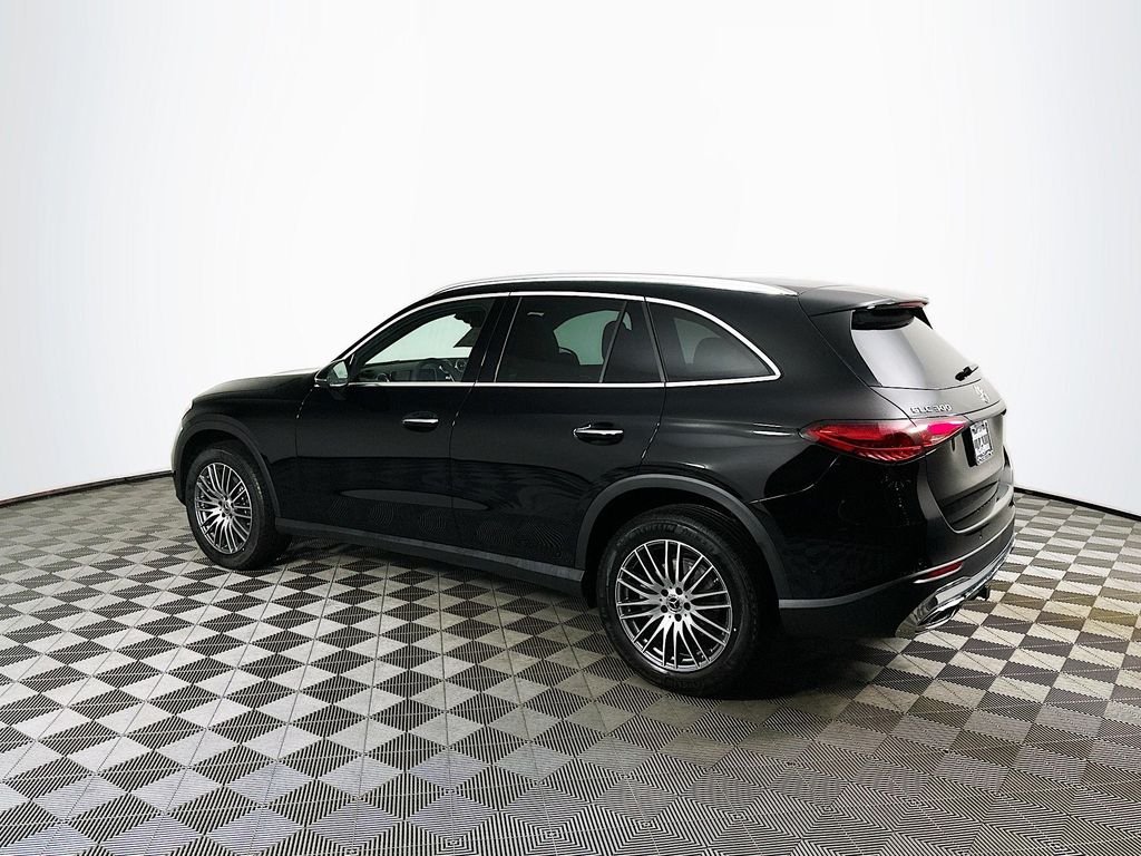 Used 2026 Black Mercedes-Benz GLC 300 image 4
