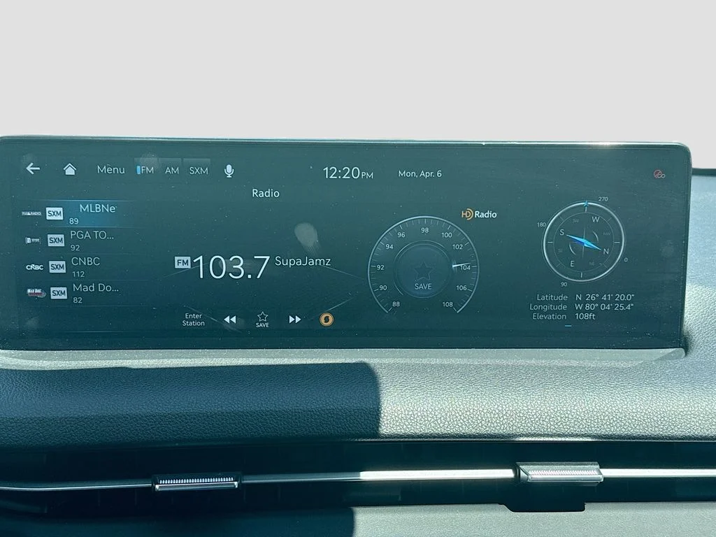 2025 GENESIS GV70 Standard - Photo 16
