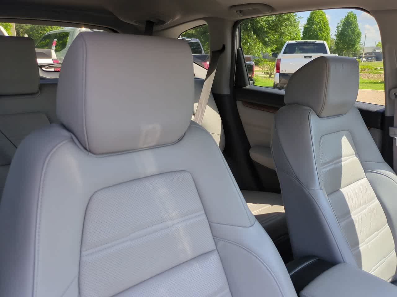 Used 2022 Lunar Silver Metallic Honda Touring image 7