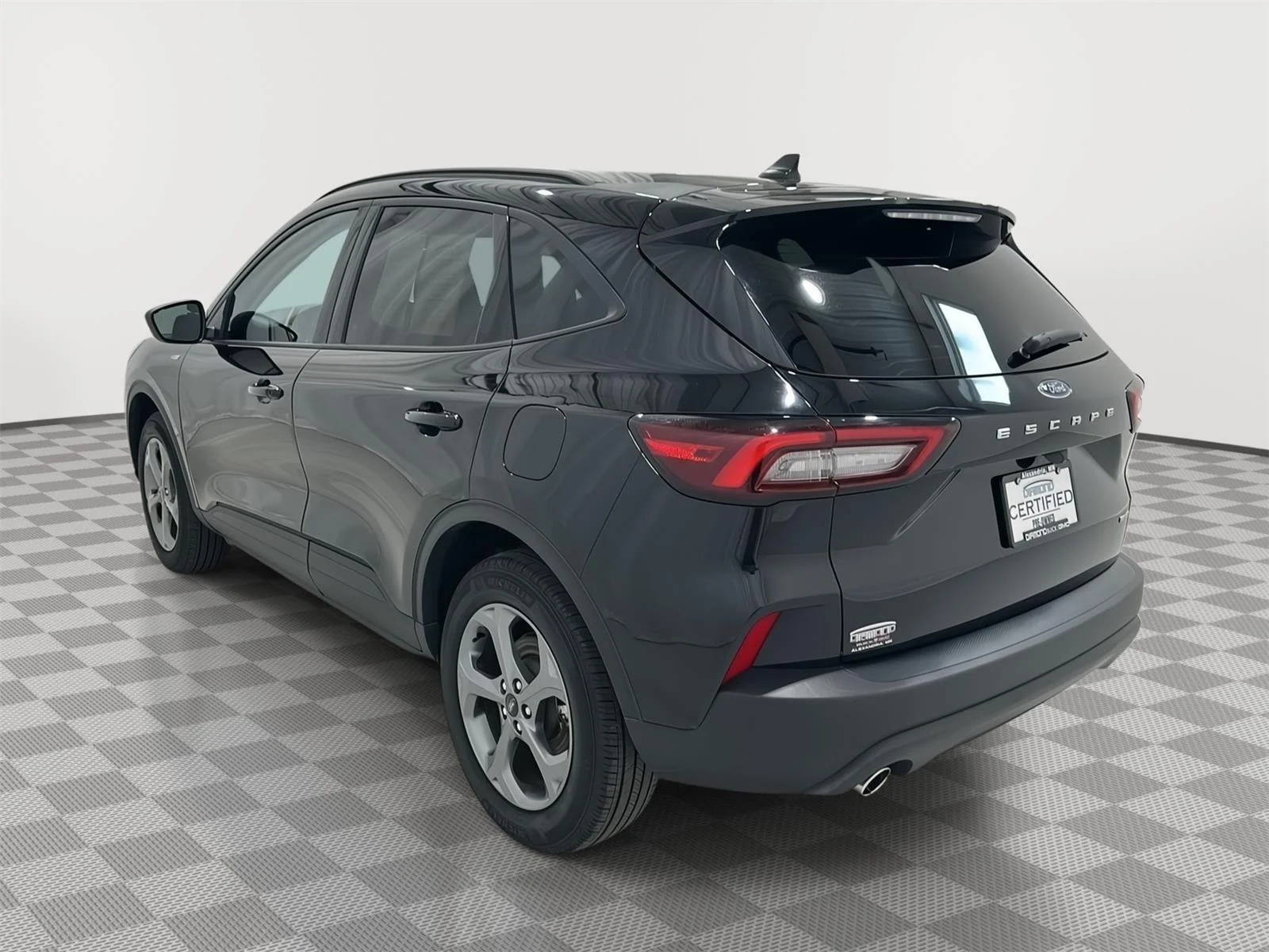 Used 2025 Agate Black Metallic Ford ST-Line image 3