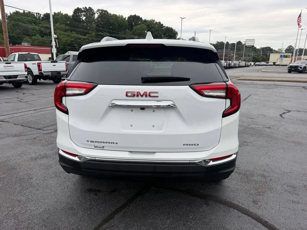 Used 2023 Summit White GMC SLT image 7