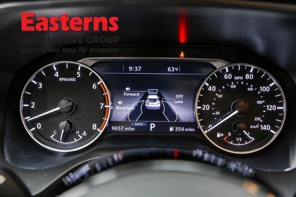 Used 2023 White Nissan SL image 18