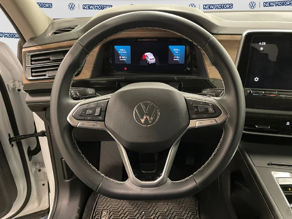 Used 2026  Volkswagen SE image 10