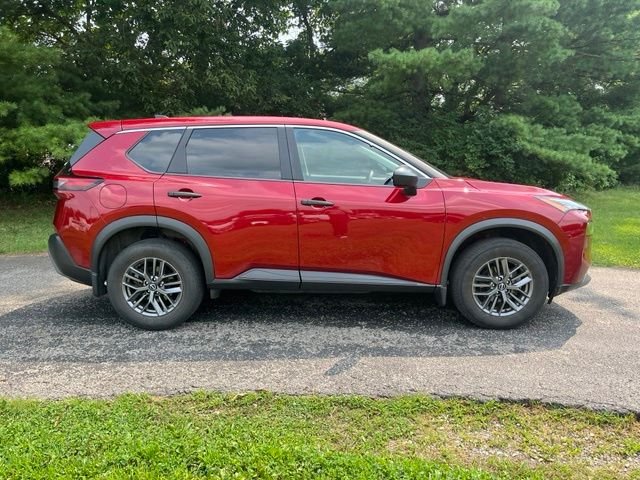 Used 2023 Scarlet Nissan S image 2