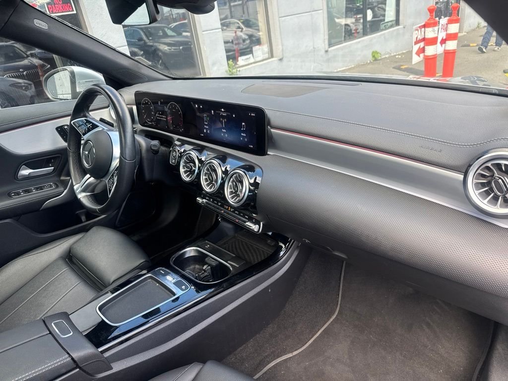 Used 2025  Mercedes-Benz CLA 250 image 15