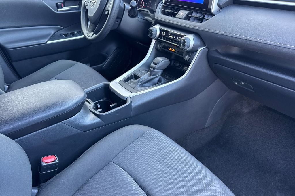 Used 2025  Toyota XLE image 20