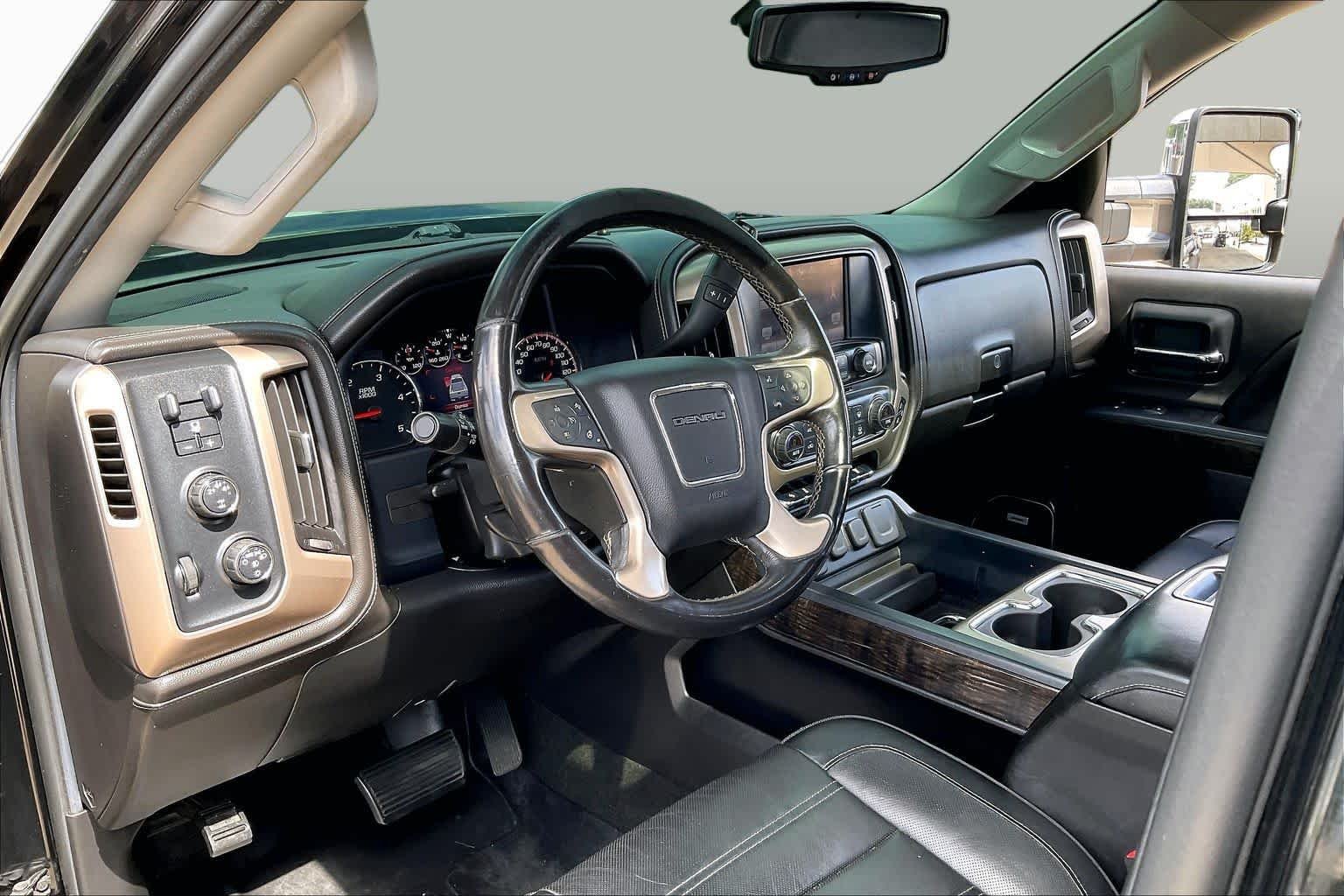 Used 2015 Onyx Black GMC Denali image 16