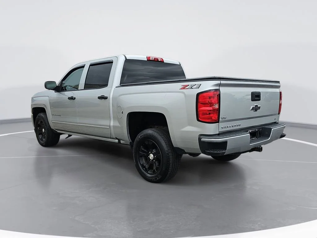 Used 2018 SILVER ICE METALLIC Chevrolet LT image 6