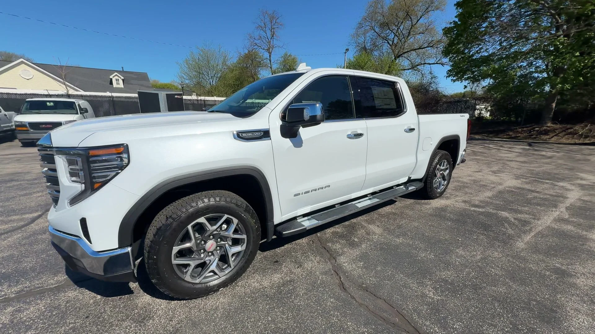 New 2026 Glacier White Tricoat GMC SLT image 4