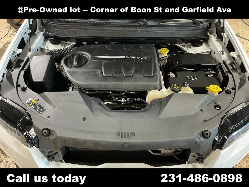 Used 2020 White Jeep Limited image 10