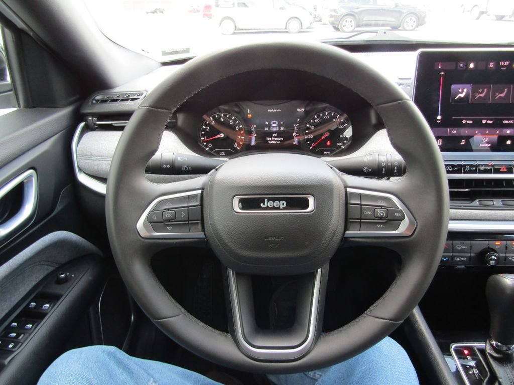 Used 2024 White Jeep Latitude image 16