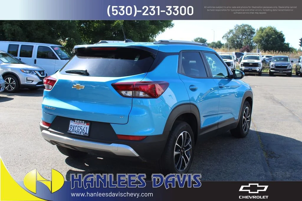 Used 2026 Marina Blue Metallic Chevrolet LT image 7