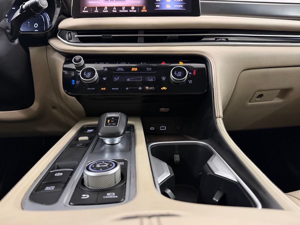 Used 2024 Gray INFINITI LUXE image 30