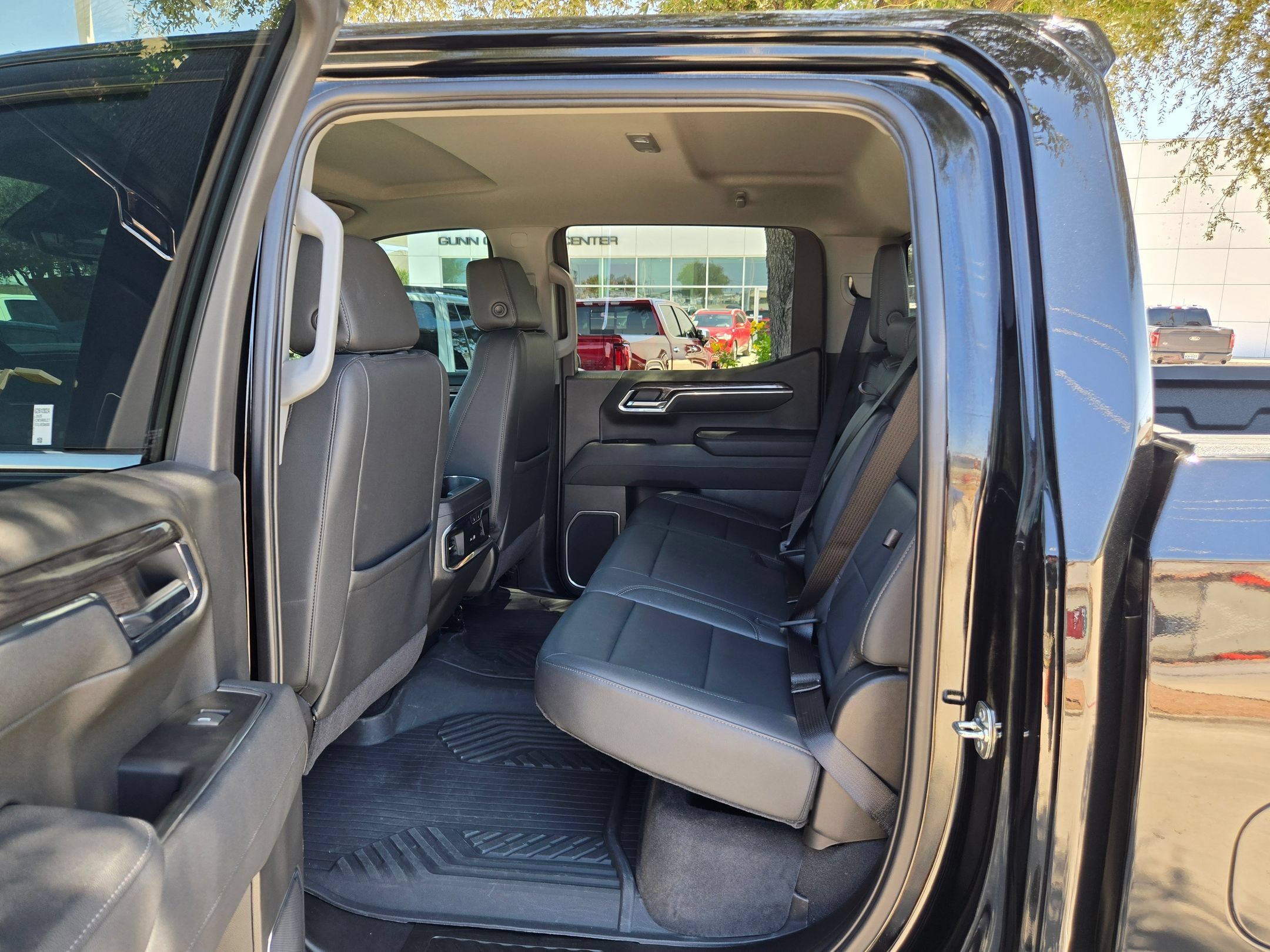 2025 Chevrolet Silverado 1500 LTZ - Photo 21