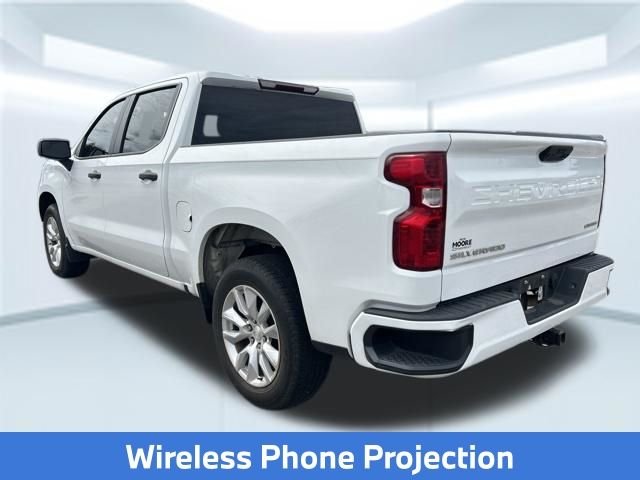 Used 2022 White Chevrolet Custom image 9