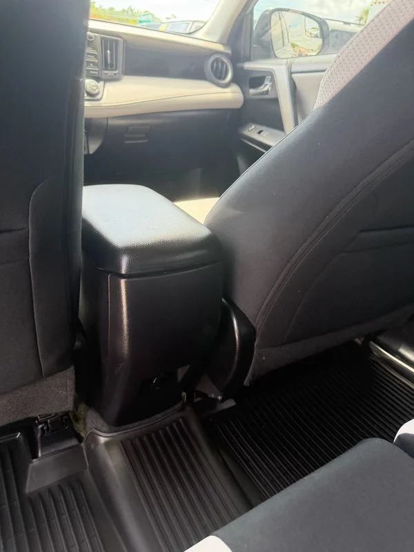 Used 2016  Toyota XLE image 13
