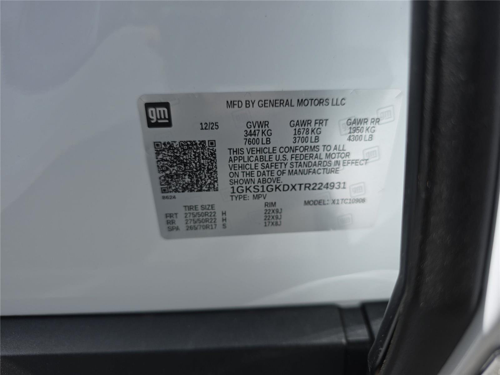 New 2026 Summit White GMC Elevation image 39