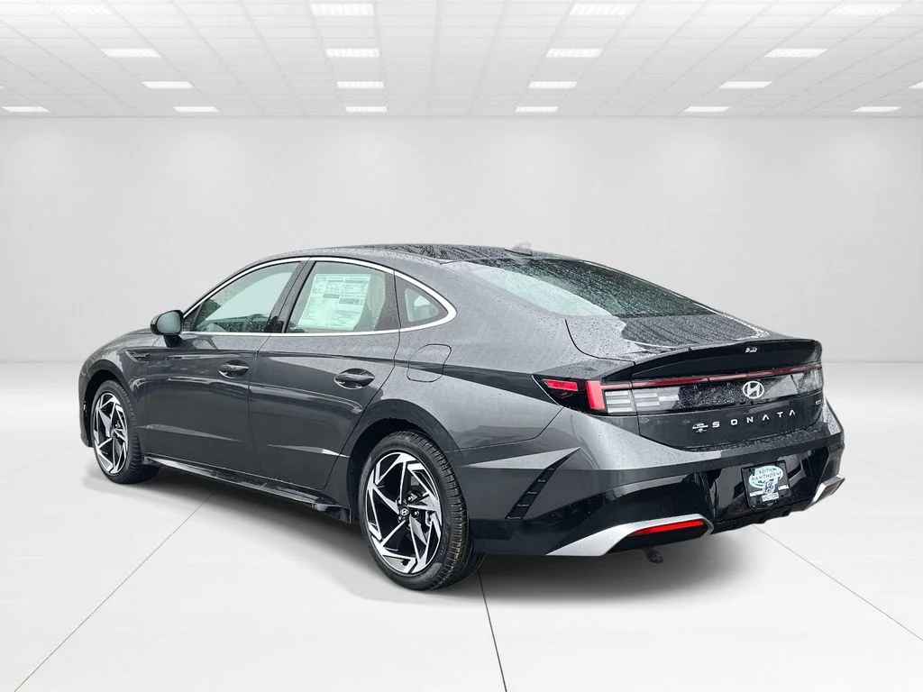 New 2026 Gray Hyundai SEL Sport image 4
