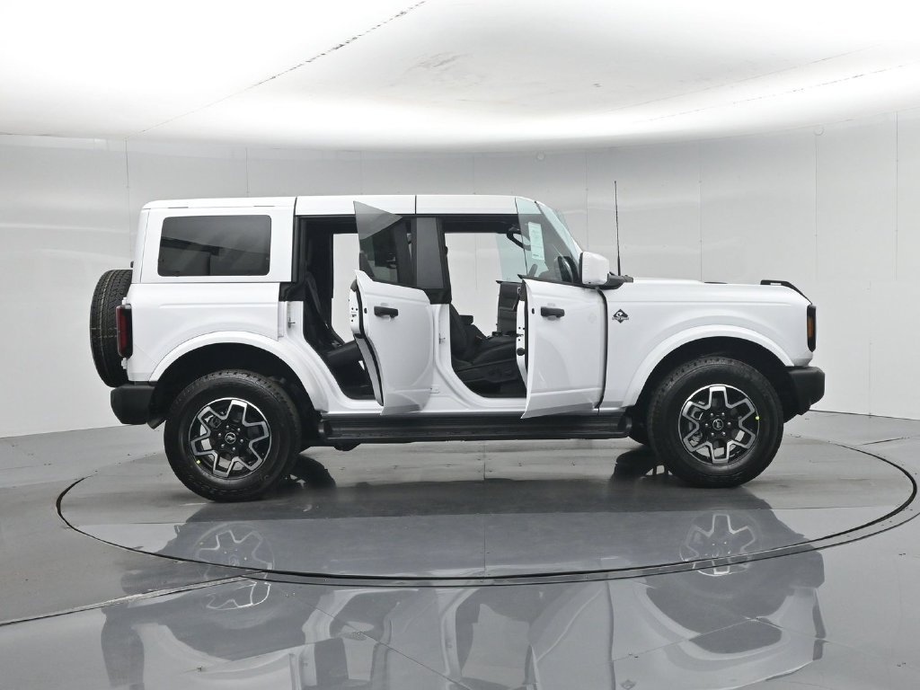 New 2026 Oxford White Ford Outer Banks image 4