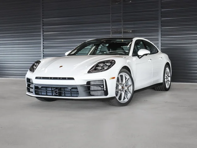 2026 Porsche Panamera 4