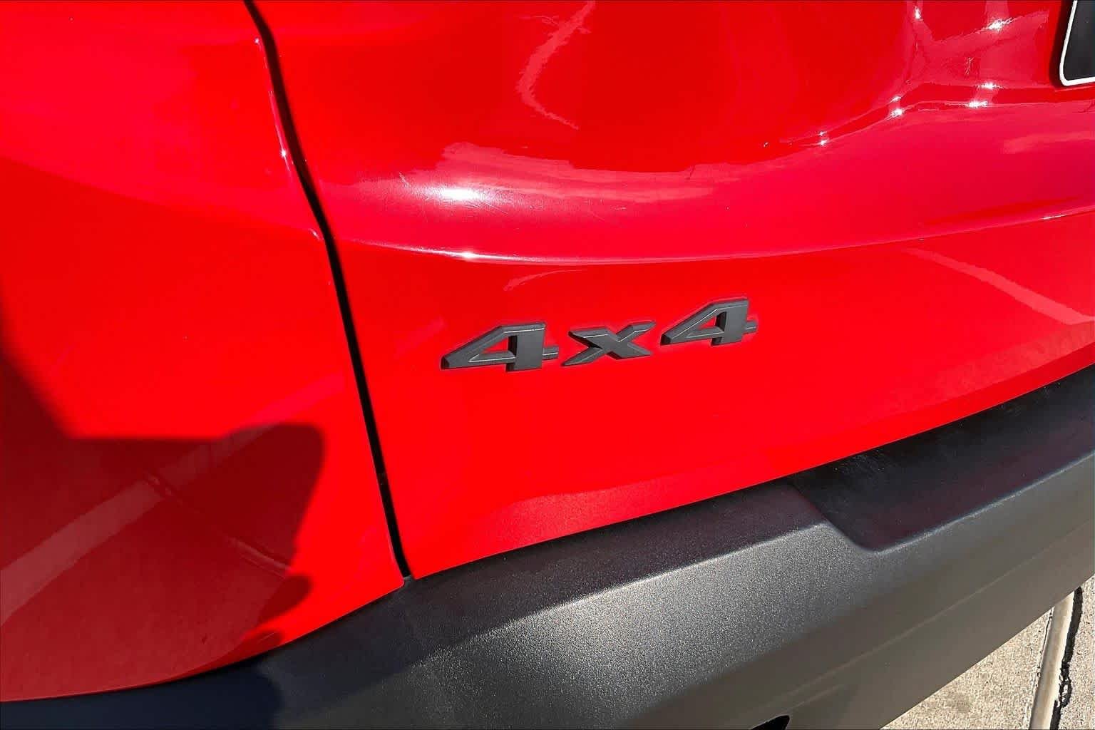 Used 2016 Colorado Red Jeep Trailhawk image 10