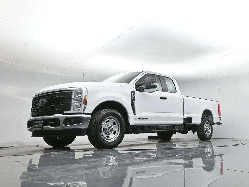 New 2026 Oxford White Ford XL image 42