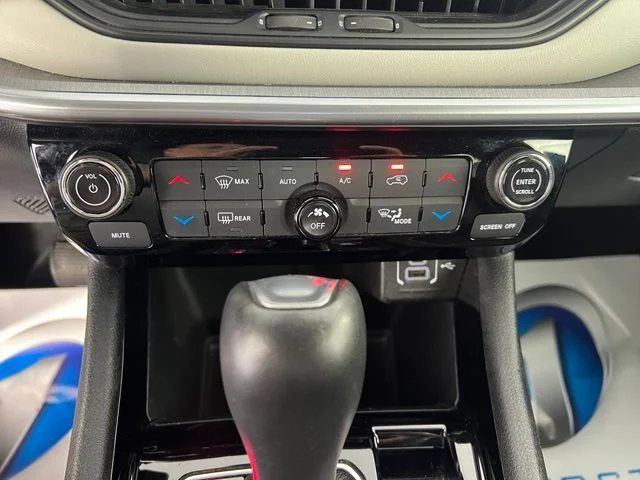 Used 2025 Blue Jeep Limited image 20