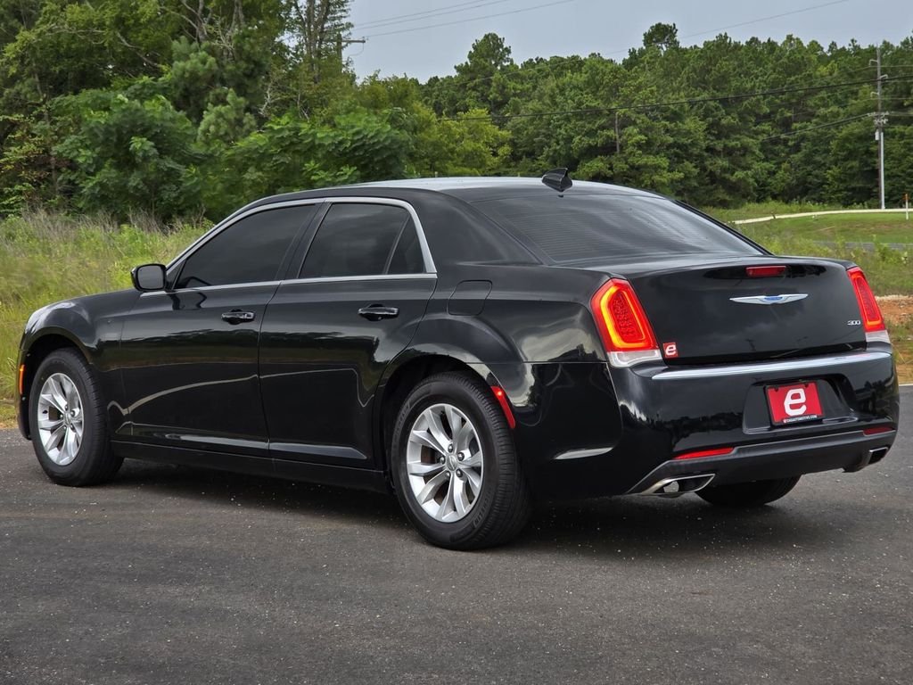 Used 2018 Gloss Black Chrysler Touring image 6