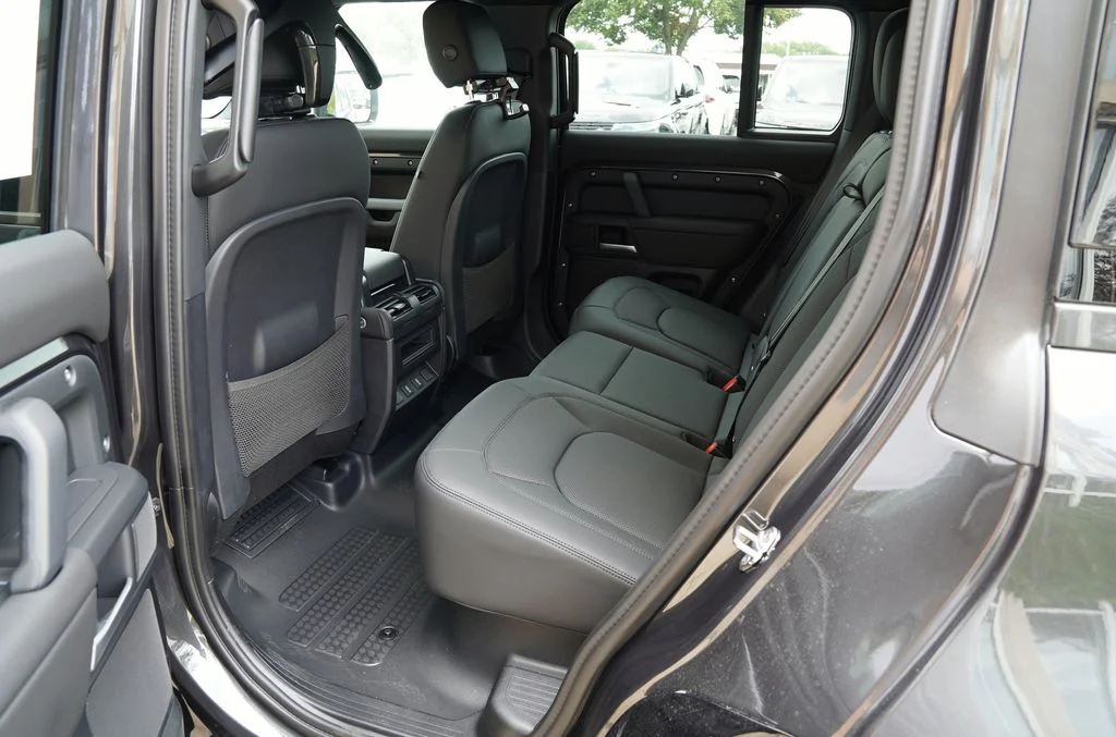 Used 2026 Gray Land Rover X-Dynamic SE image 31