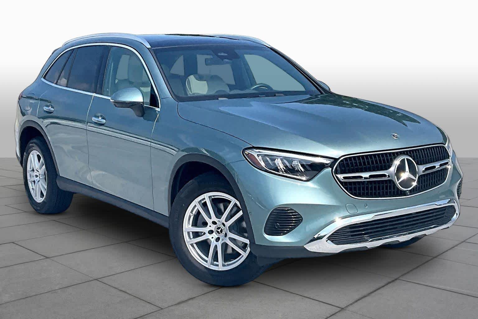 Used 2026 Verde Silver Metallic Mercedes-Benz GLC 300 image 3