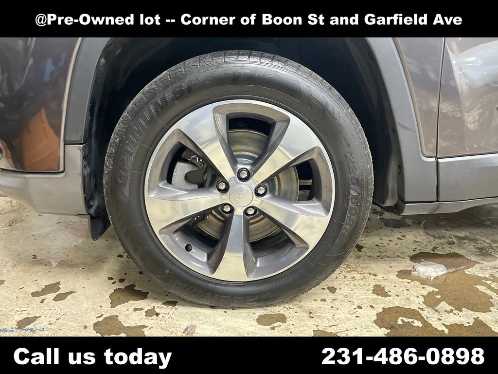 Used 2019 Gray Jeep Limited image 11