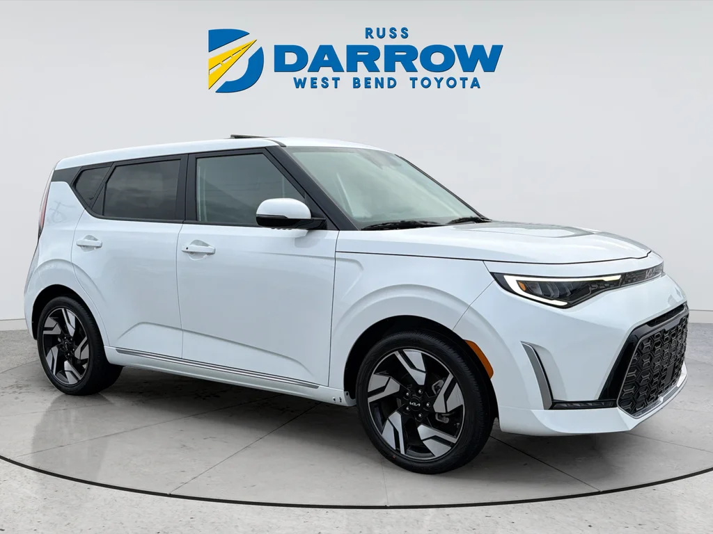 Used 2025 White Kia GT-Line image 7