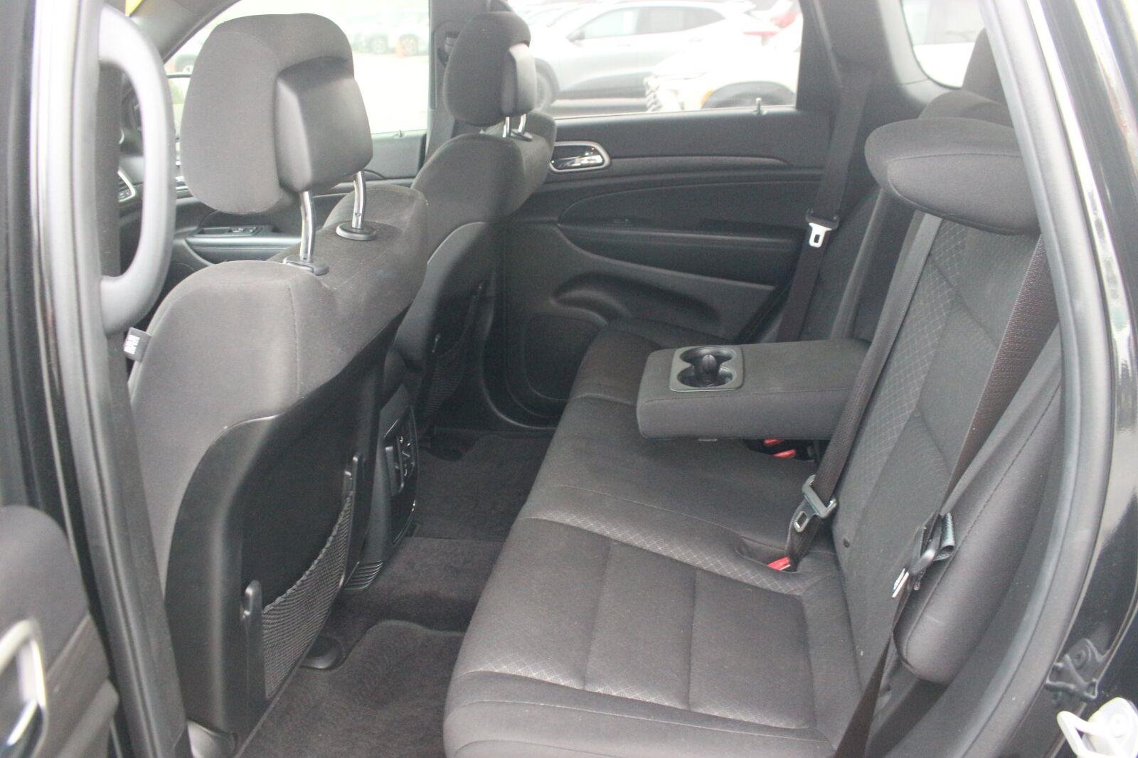 Used 2018  Jeep Laredo E image 27