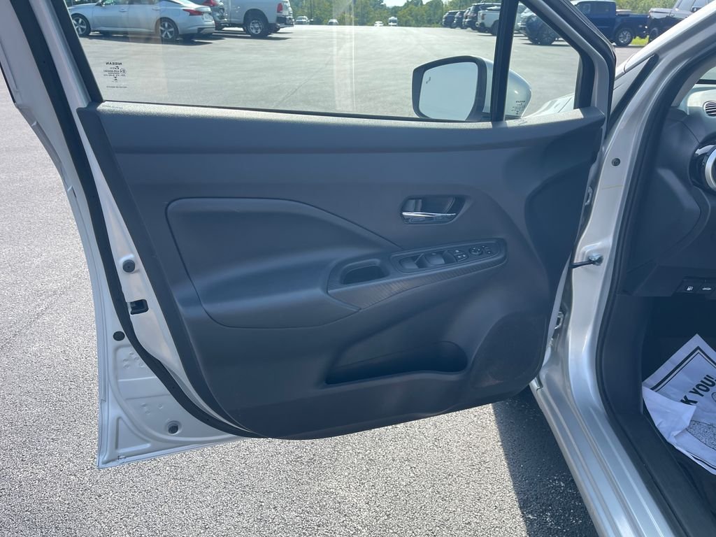 Used 2024 Silver Nissan 1.6 SV image 12
