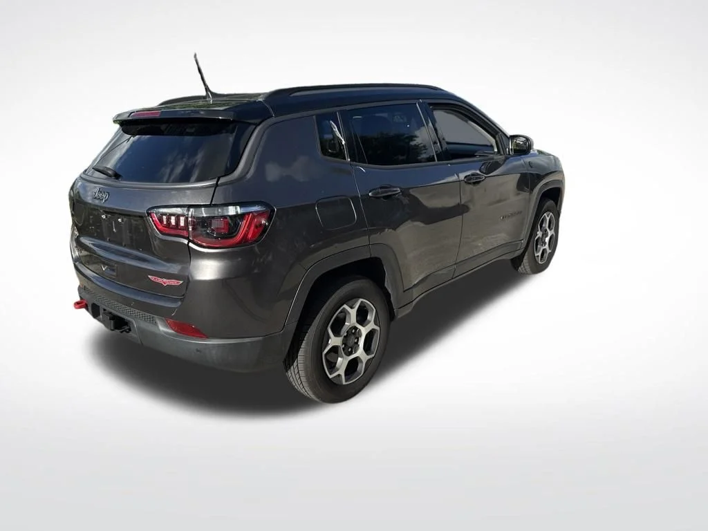 Used 2022 Gray Jeep Trailhawk image 4