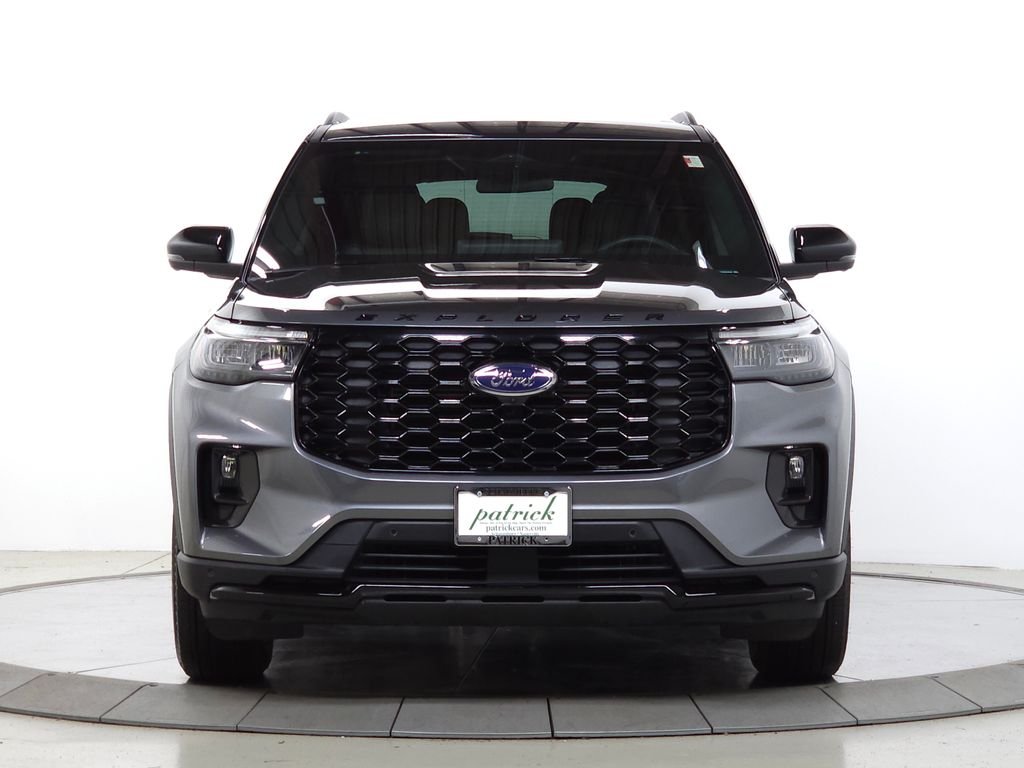 Used 2025 Gray Metallic Ford ST-Line image 2