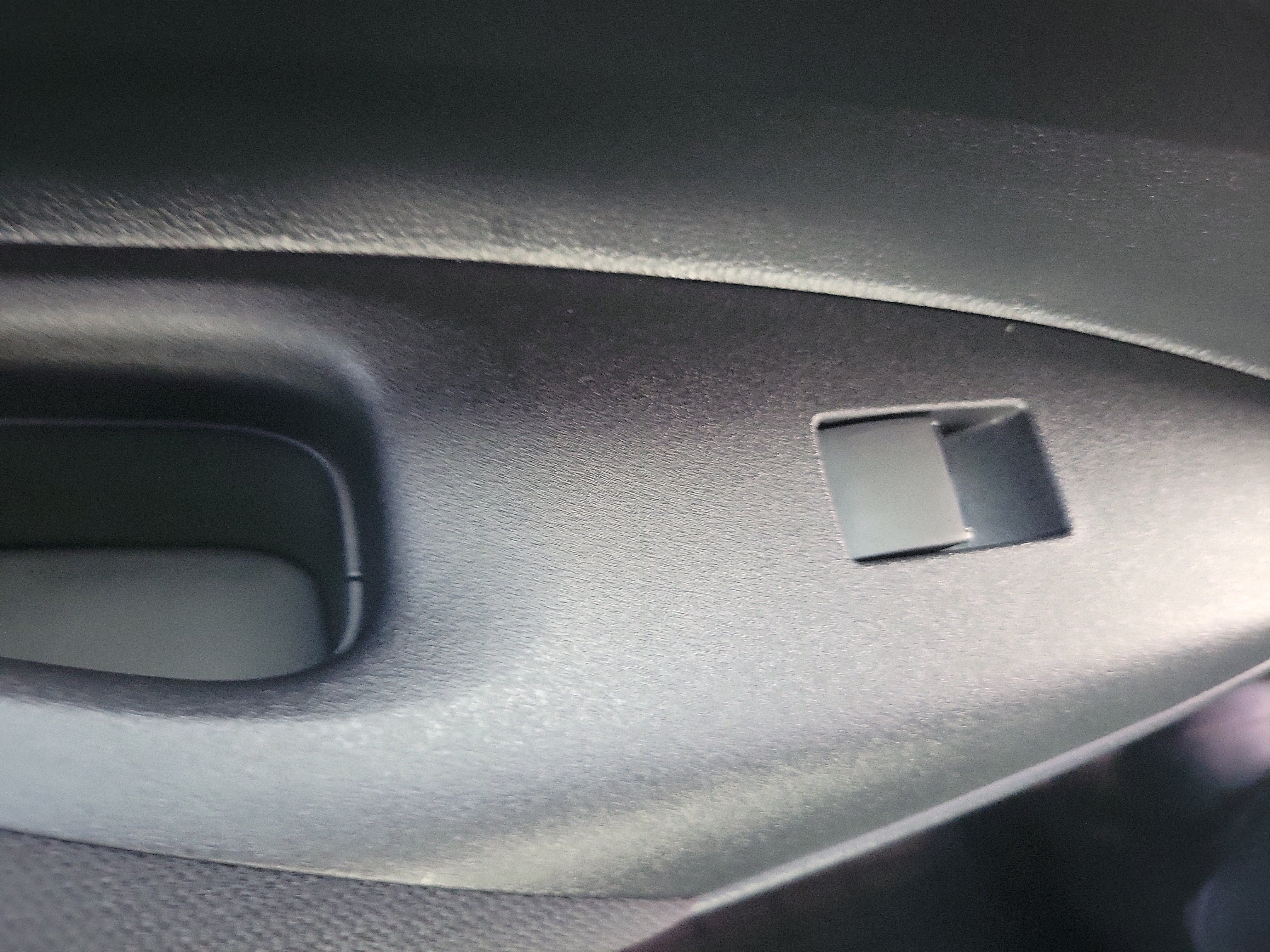 Used 2025 Pearl Toyota LE image 12