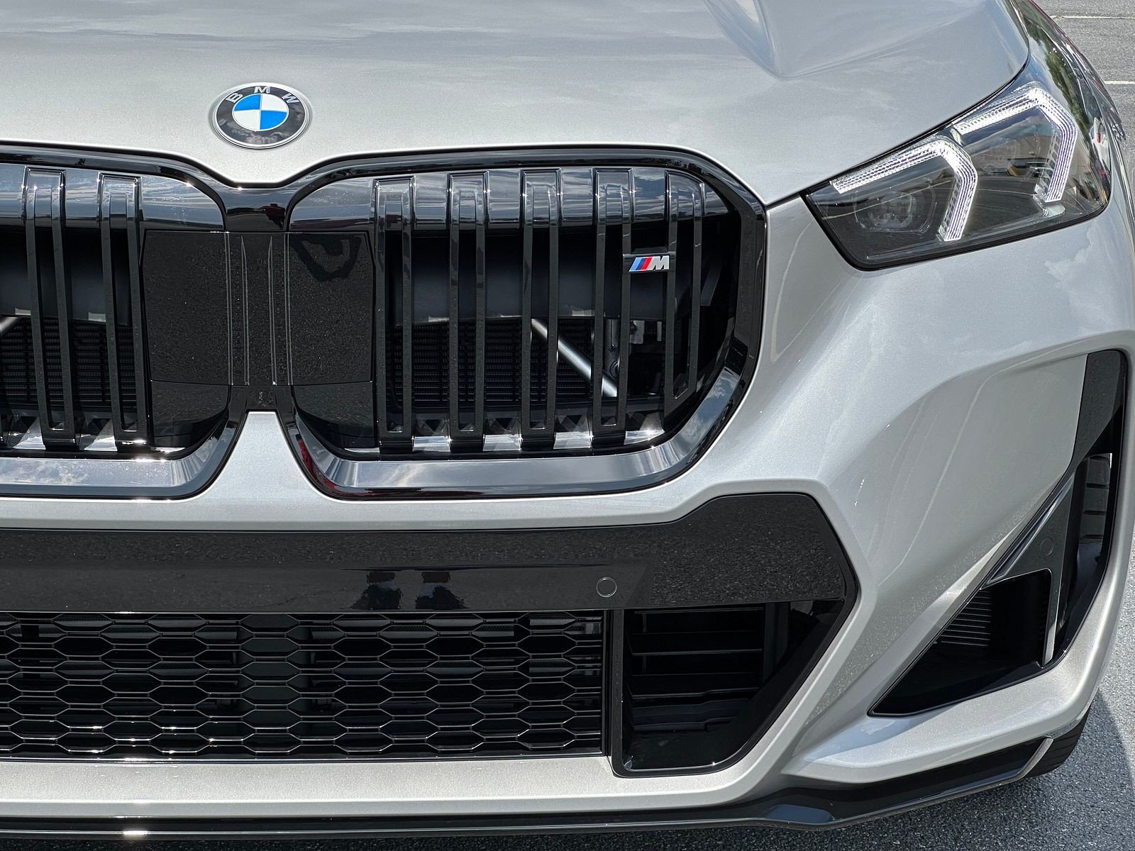 2026 BMW X1 M35i - Photo 9