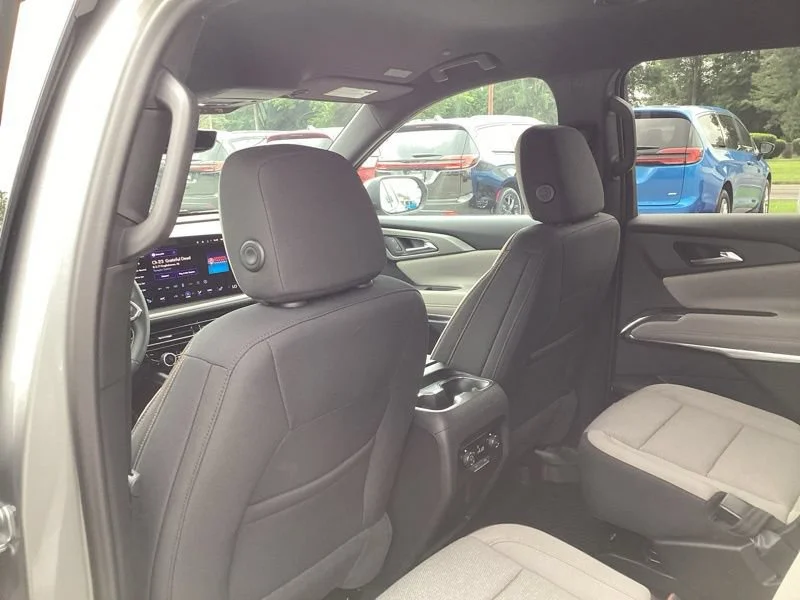 2027 Chevrolet Traverse LT - Photo 19