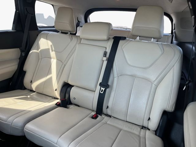 Certified Used 2022 Majestic White INFINITI LUXE image 15