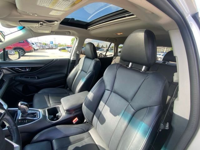 Used 2022 Crystal White Pearl Subaru Limited image 12