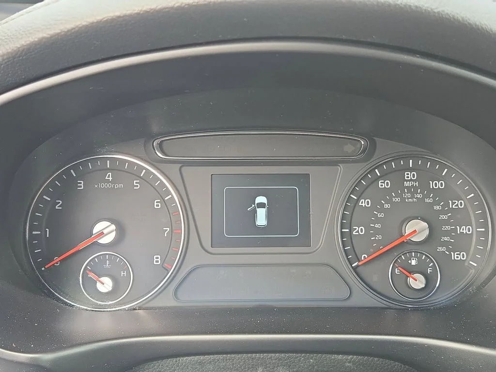 Used 2017 Red Kia LX image 41